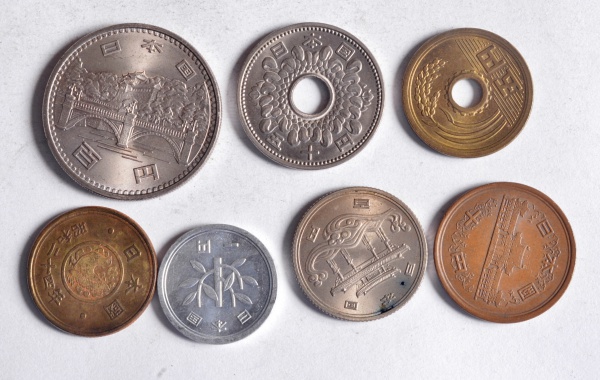 NUMISM TICA JAP O 7 Moedas De Ienes 1 100 Ienes